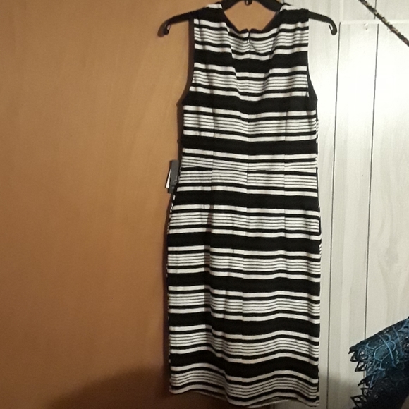 ADRIANNA WOMEN'S SLEEVELESS STRIPE BODYCON DRESS 12m white/BLK - Picture 6 of 8